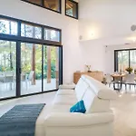 De Charme Pmr Climatisee Avec Vue Sur Le Golf Pour 8/10 Personnes * Biscarrosse